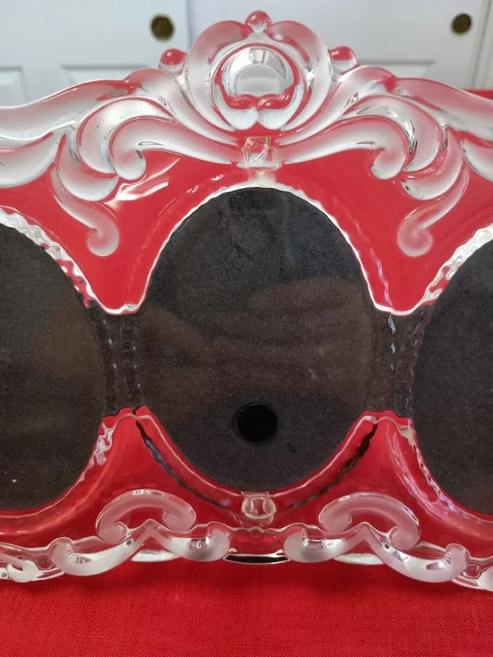 Vintage Triple Oval Glass Picture Frame. Great for baby or wedding photos.